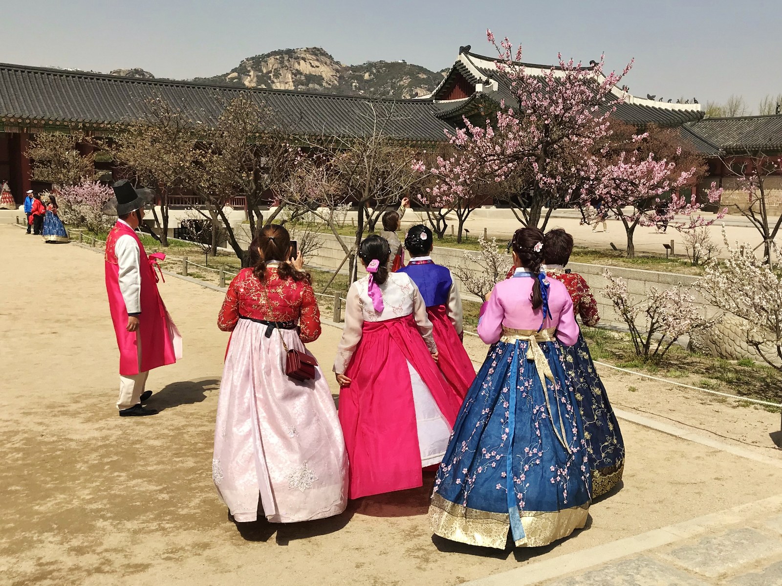 Tourists at Gyeongbokgung Palace